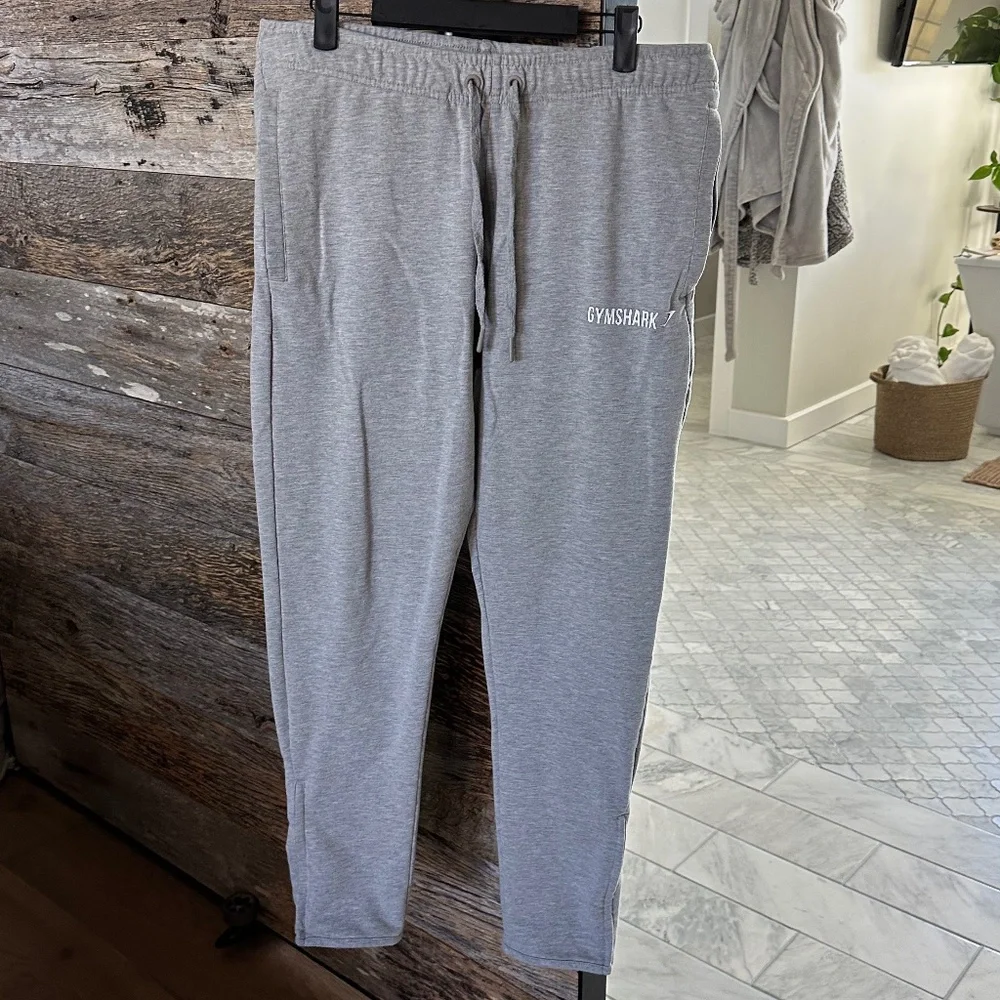 Gymshark Grey Tapered Jogger Sweatpants Men’s Size L